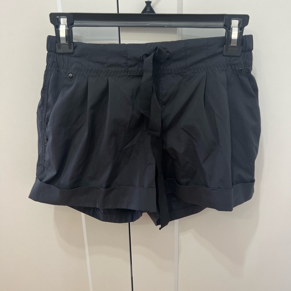 Lululemon size 4 shorts